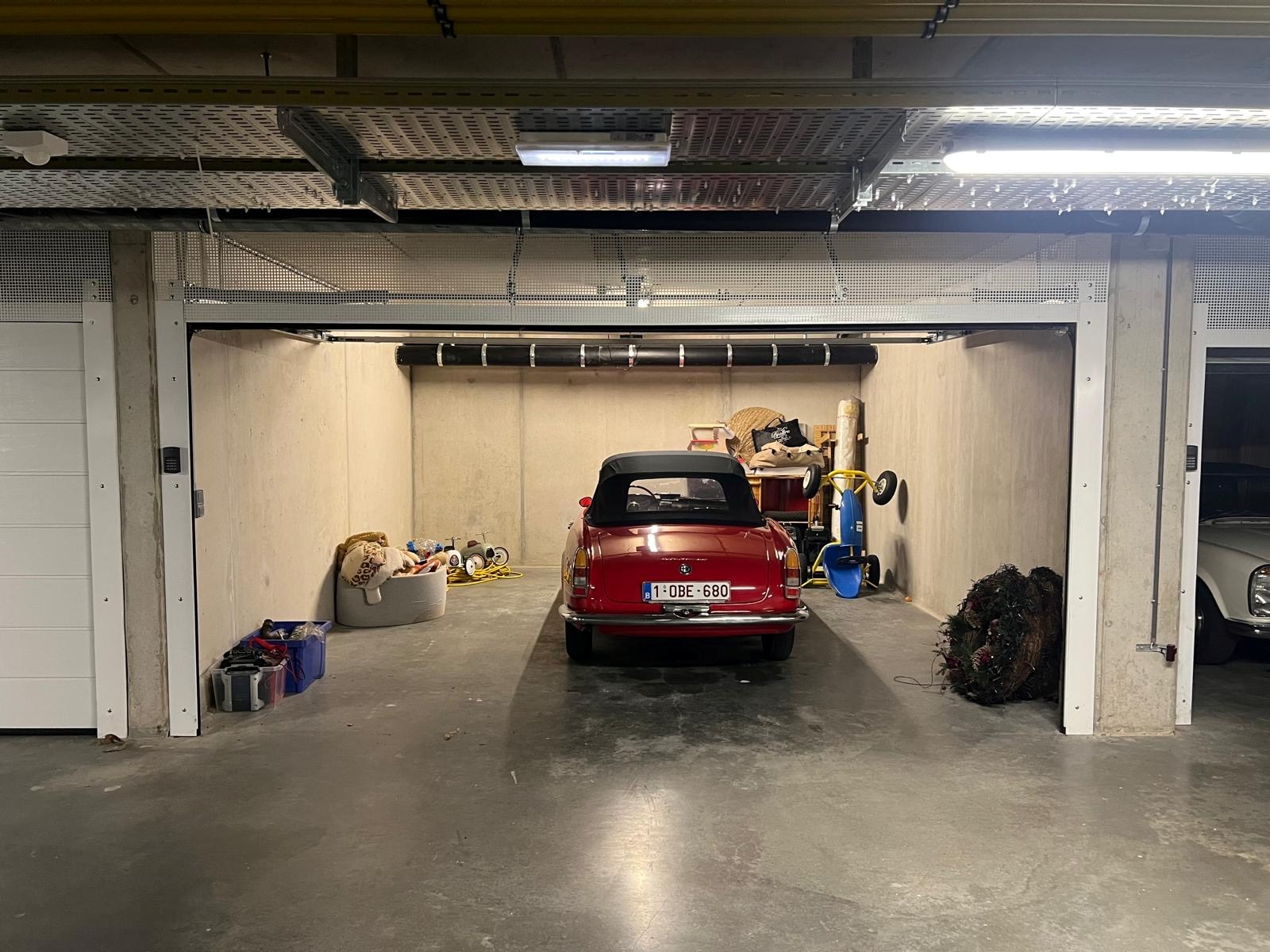 Vlot toegankelijke garagebox in de Residentie Duinenwater. 
