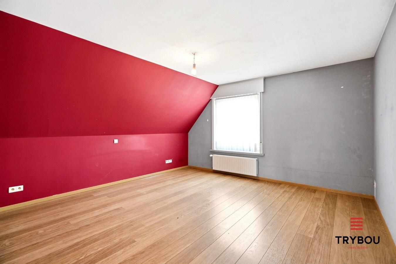 Ruime halfopen woning met 5 slaapkamers te koop in Werken met garage en ruime tuin! 