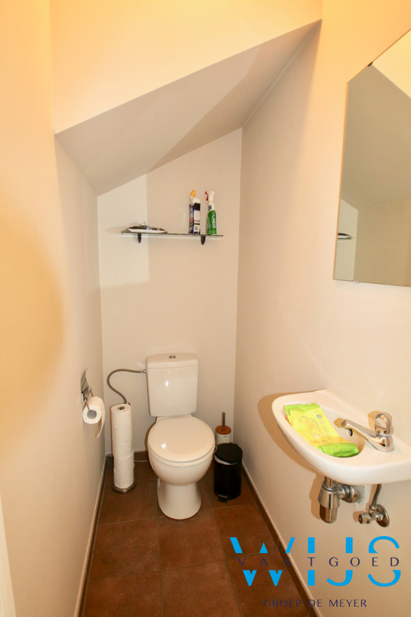 Instapklaar woonhuis met 4 slaapkamers &amp; tuin te Ertvelde ! 