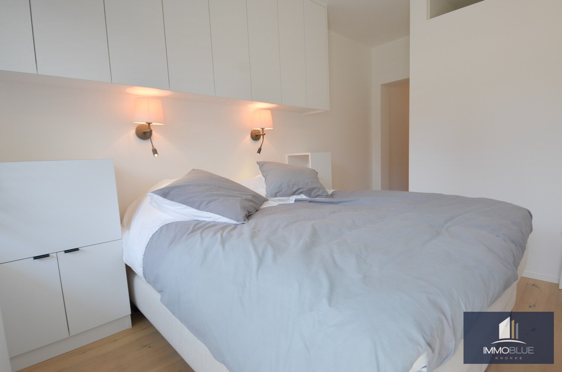 Stijlvol, recent gerenoveerd appartement met frontaal zeezicht. 