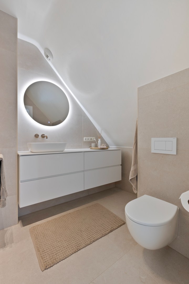 Luxueus dakappartement met uitzonderlijk terras in Geel-centrum 
