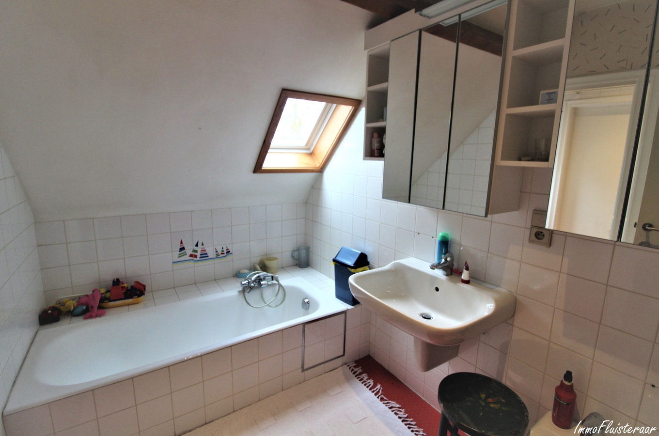 Magnifique propriété avec grande habitation, écuries, salle polyvalente, terrain à bâtir et prairies sur environ 1,67ha à Ellezelles (Hainaut) 