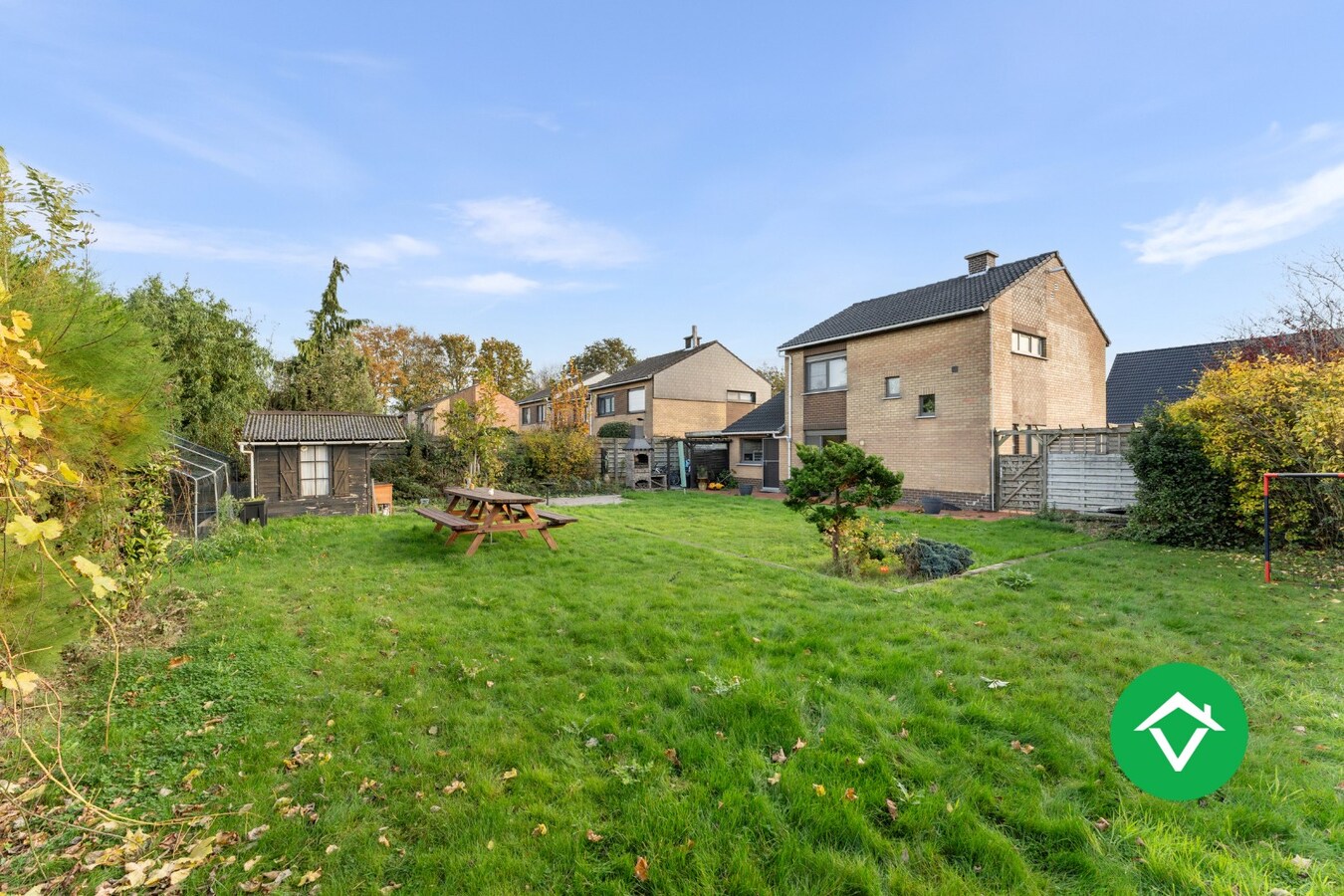 Instapklare vrijstaande woning met zonnige tuin in rustige woonwijk te Eernegem 