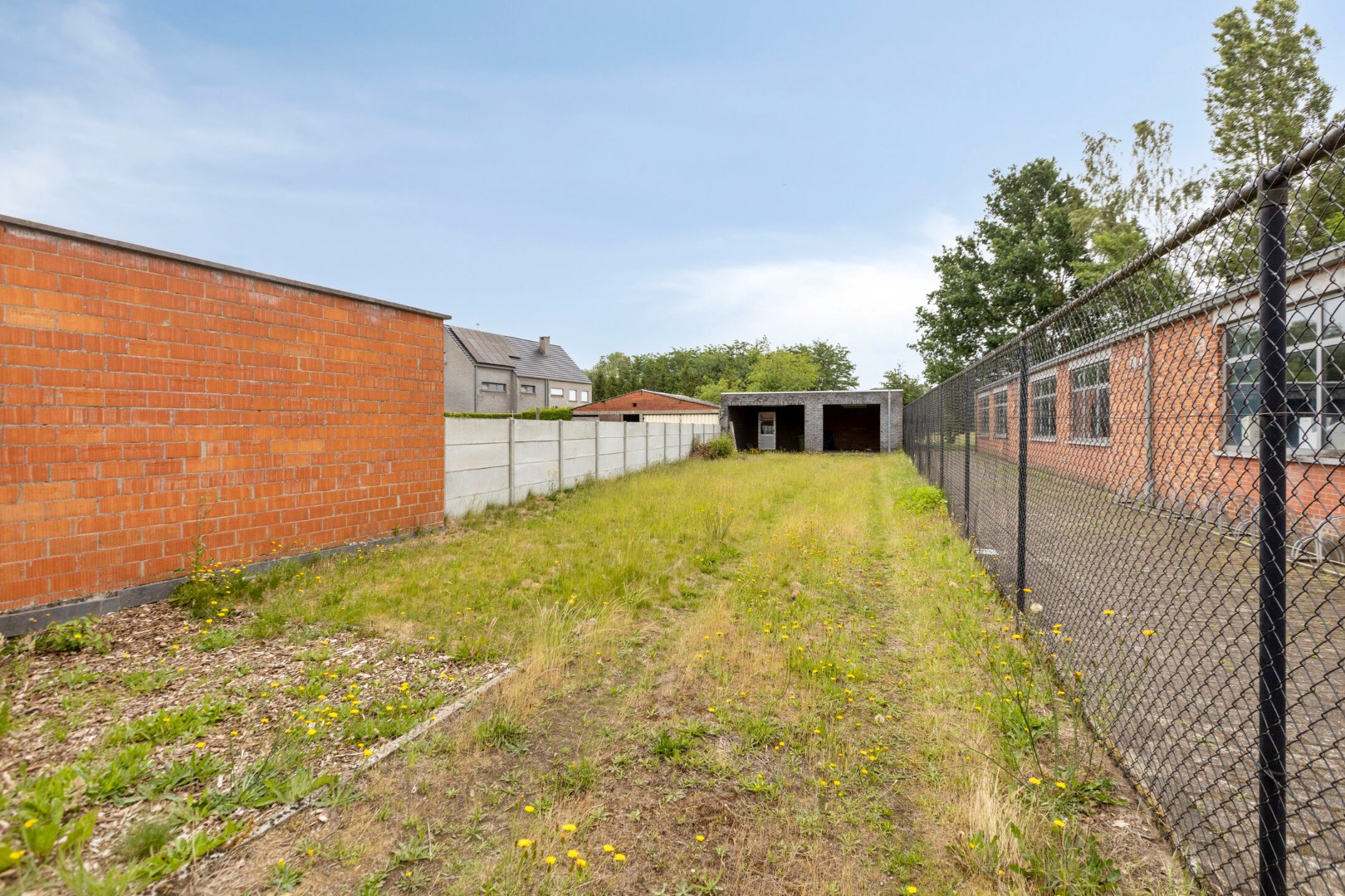 Unieke woning met 3 slpk. op een ruim perceel in Geel-centrum 