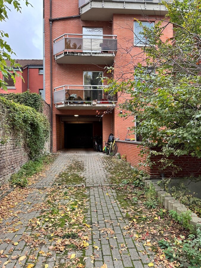 Appartement met 2 slaapkamers en autostandplaats in centrum Leuven 