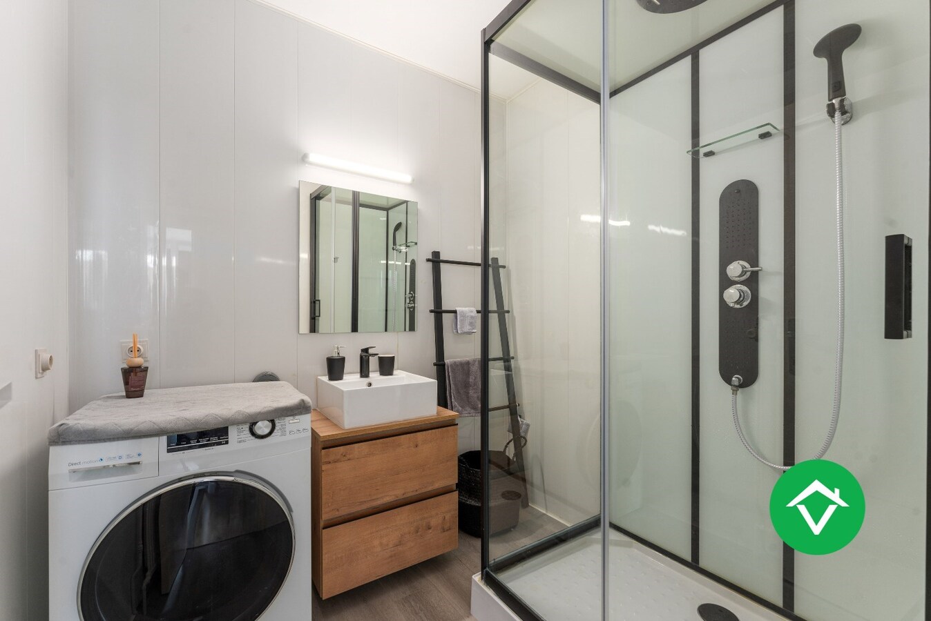 Instapklaar tweeslaapkamerappartement - jouw nieuwe thuis wacht in Bredene! 