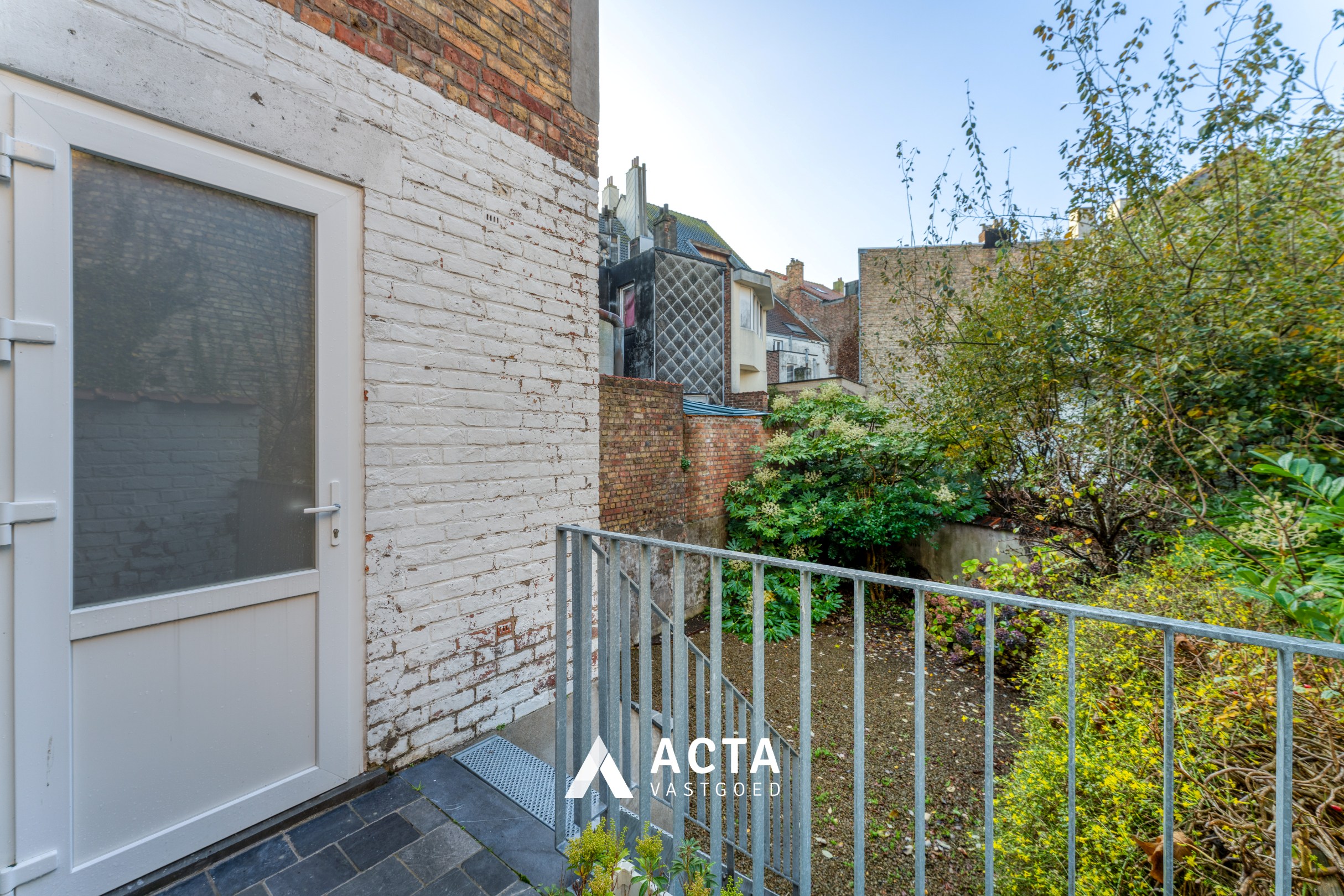 Charmant herenhuis- 3 slpk, praktijk +zonnige tuin 