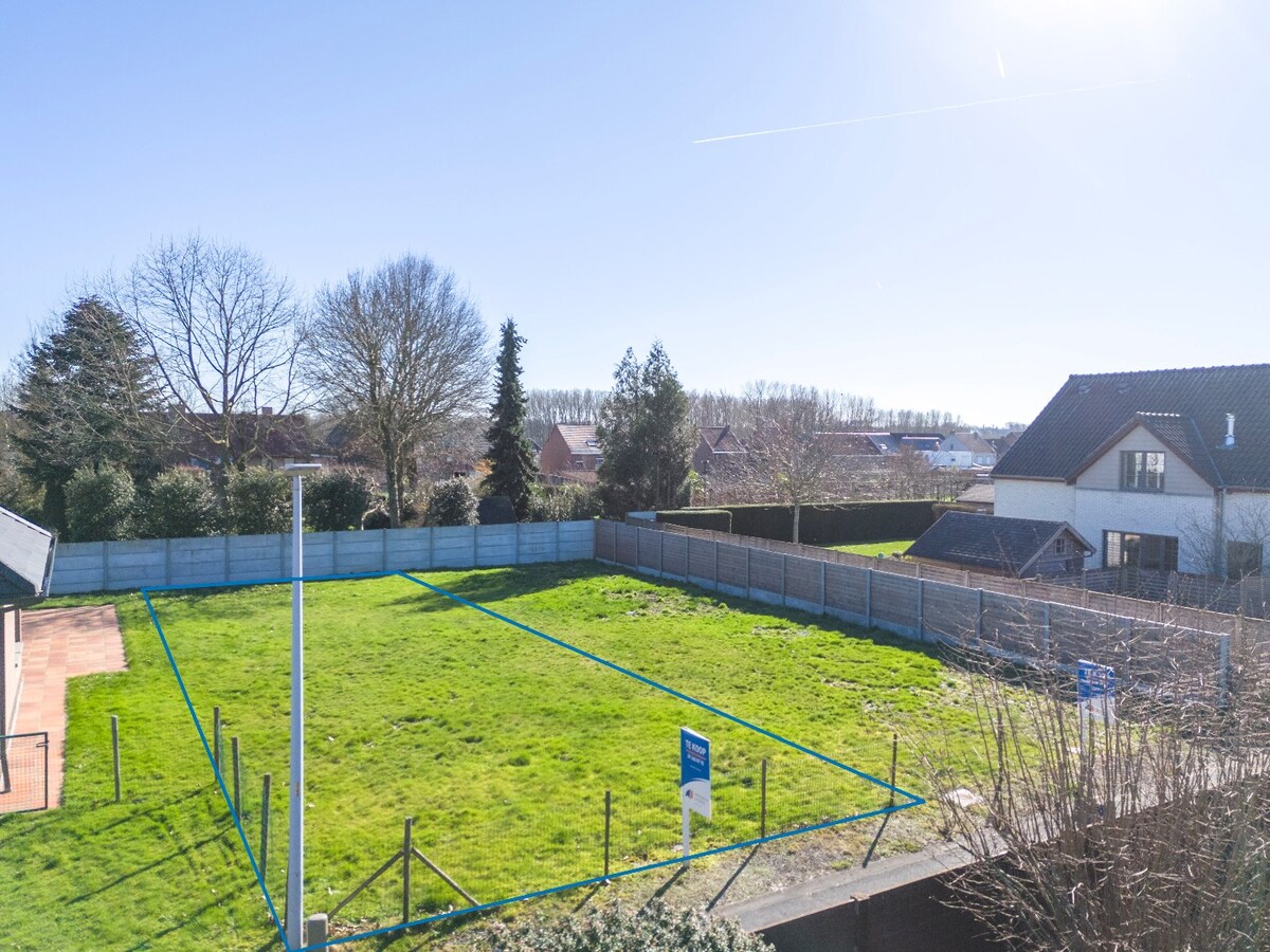 Residentieel gelegen bouwgrond voor HOB te Hillegem 