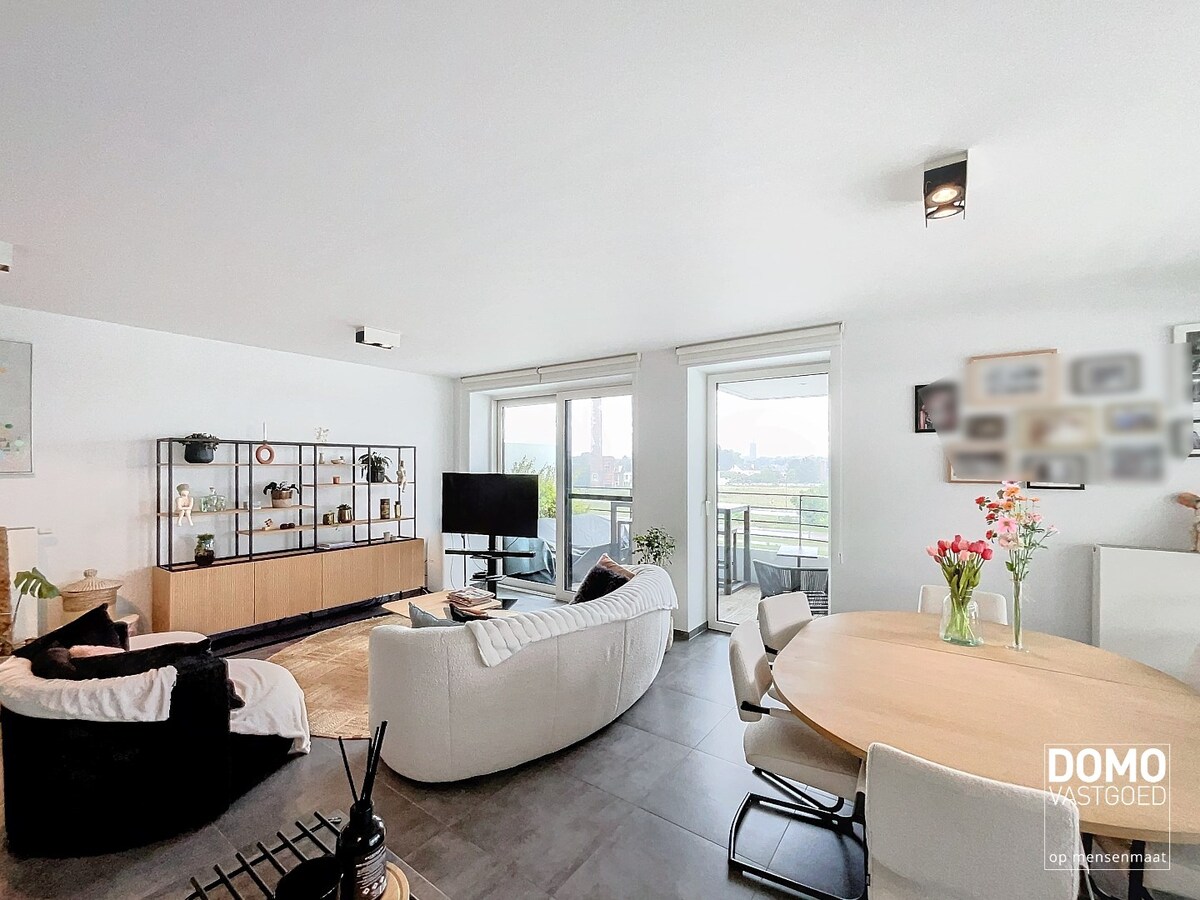 Hoogwaardig afgewerkt appartement gelegen aan de Blauwe Boulevard te Hasselt 