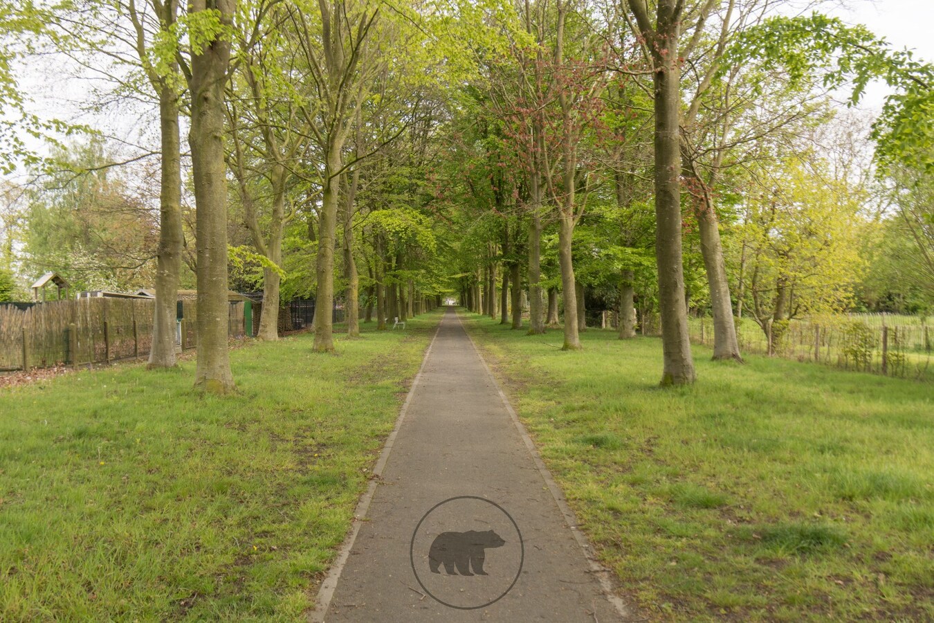 Luxueuze assistentiewoning met ruim terras en zicht op parkdreef 