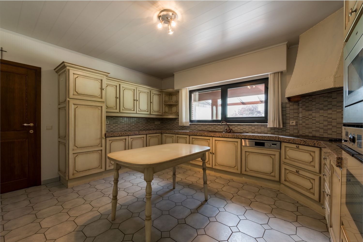 Ruime villa met ruime zonnige tuin! 