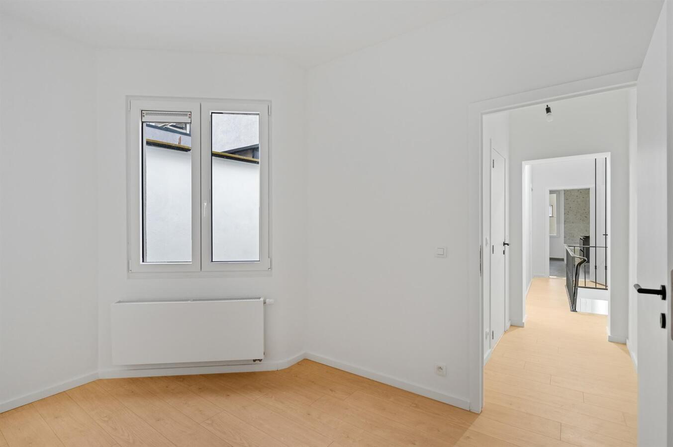 Gerenoveerde woning met 3 slpk en koer te Antwerpen centrum! 