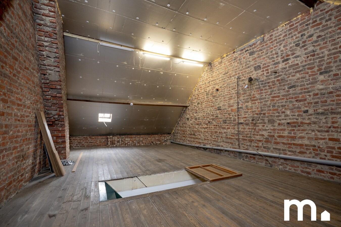 Instapklare woning nabij de Leieboorden in Kortrijk te koop ! 