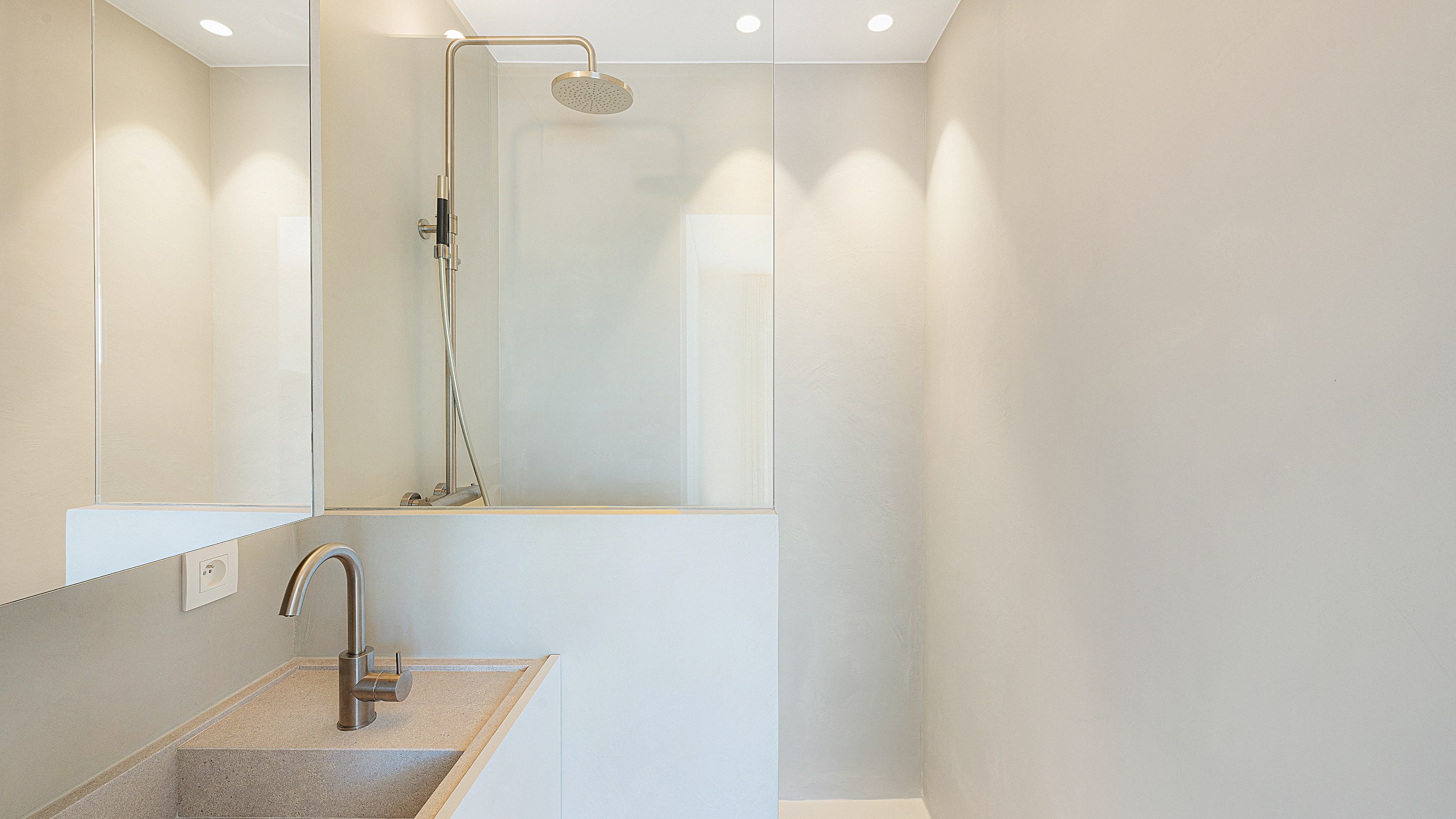 Prachtig afgewerkte nieuwbouwwoning met 4 slaapkamers gelegen in het oude Knokke. 
