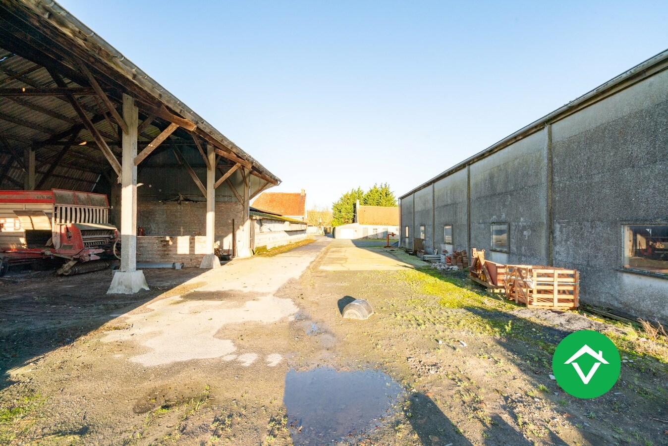 Authentieke hofstede in een landelijke omgeving te Koekelare 