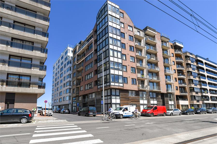 Appartement met zeezicht in sublieme staat. 