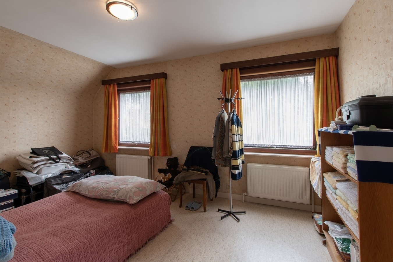 Statige, te moderniseren villa in een residentiële wijk - Blankenberge 