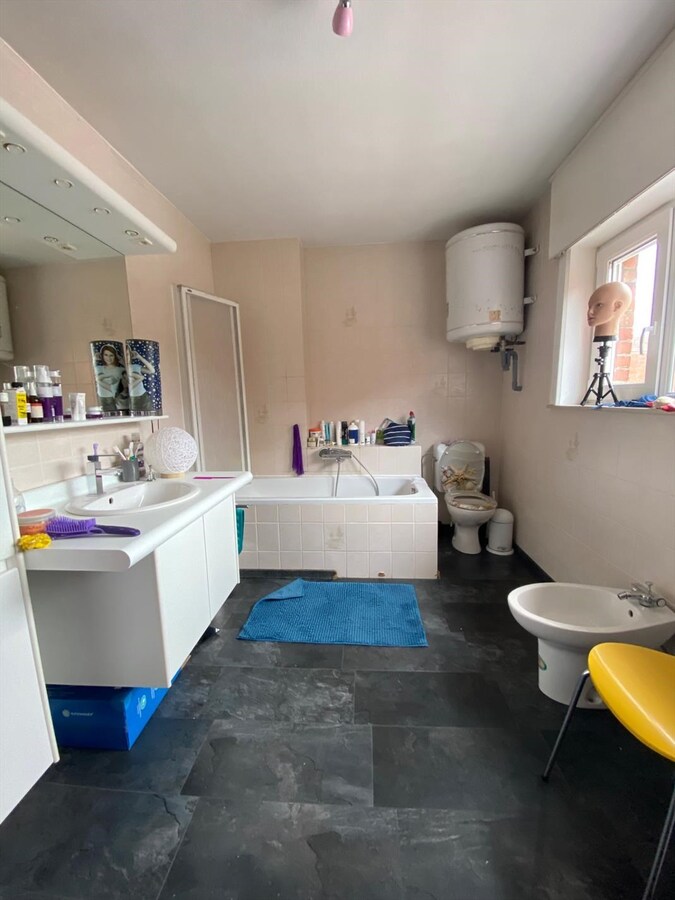 Te huur Handzame: woning met 4 slaapkamers en garage 