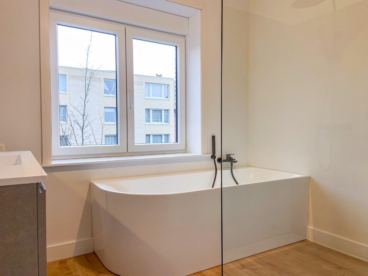 Stijlvol gerenoveerde stadswoning op topligging te Kortrijk! 