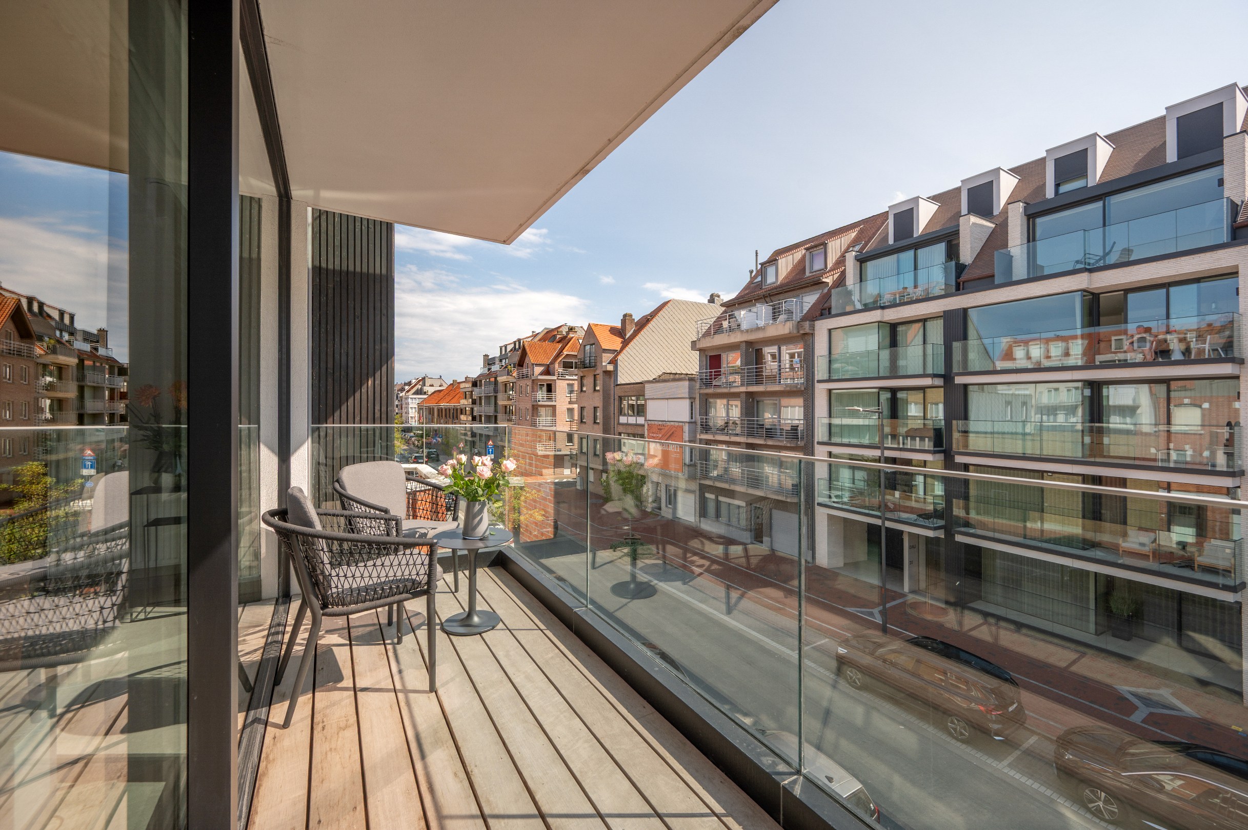 Appartement spacieux et récent (2021) situé sur l'avenue Paul Parmentier à Knokke. 