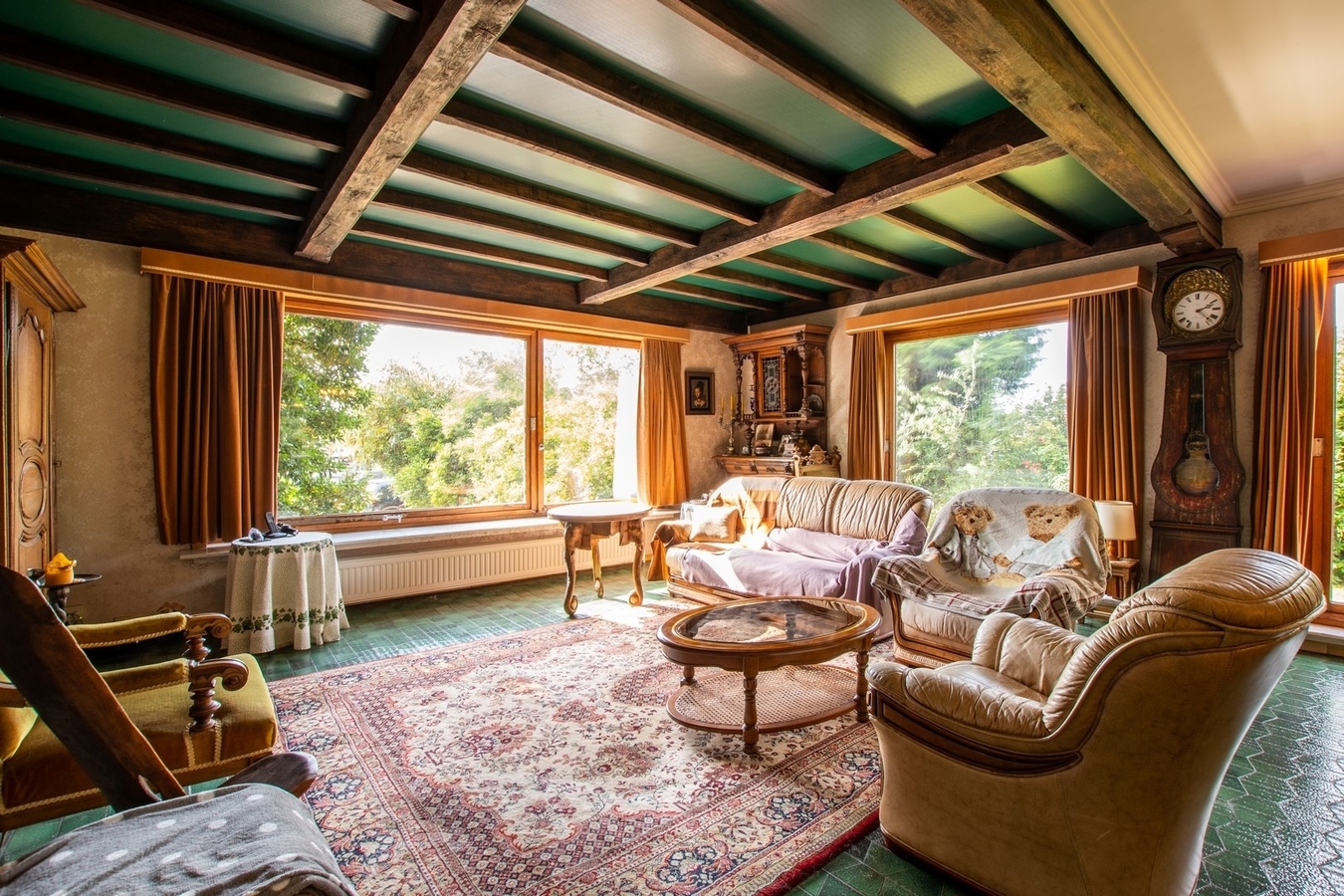 Statige, te moderniseren villa in een residentiële wijk - Blankenberge 