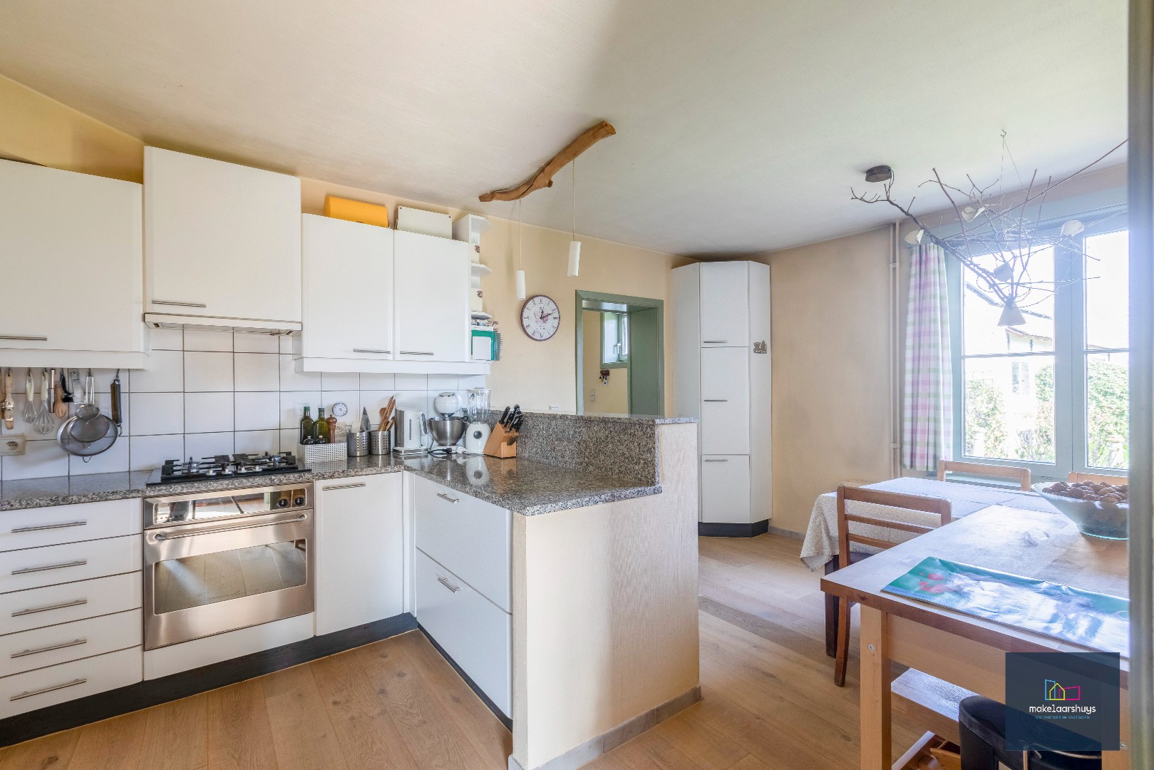 Unieke hovenierswoning op een perceel van 1 ha 18a 84ca 