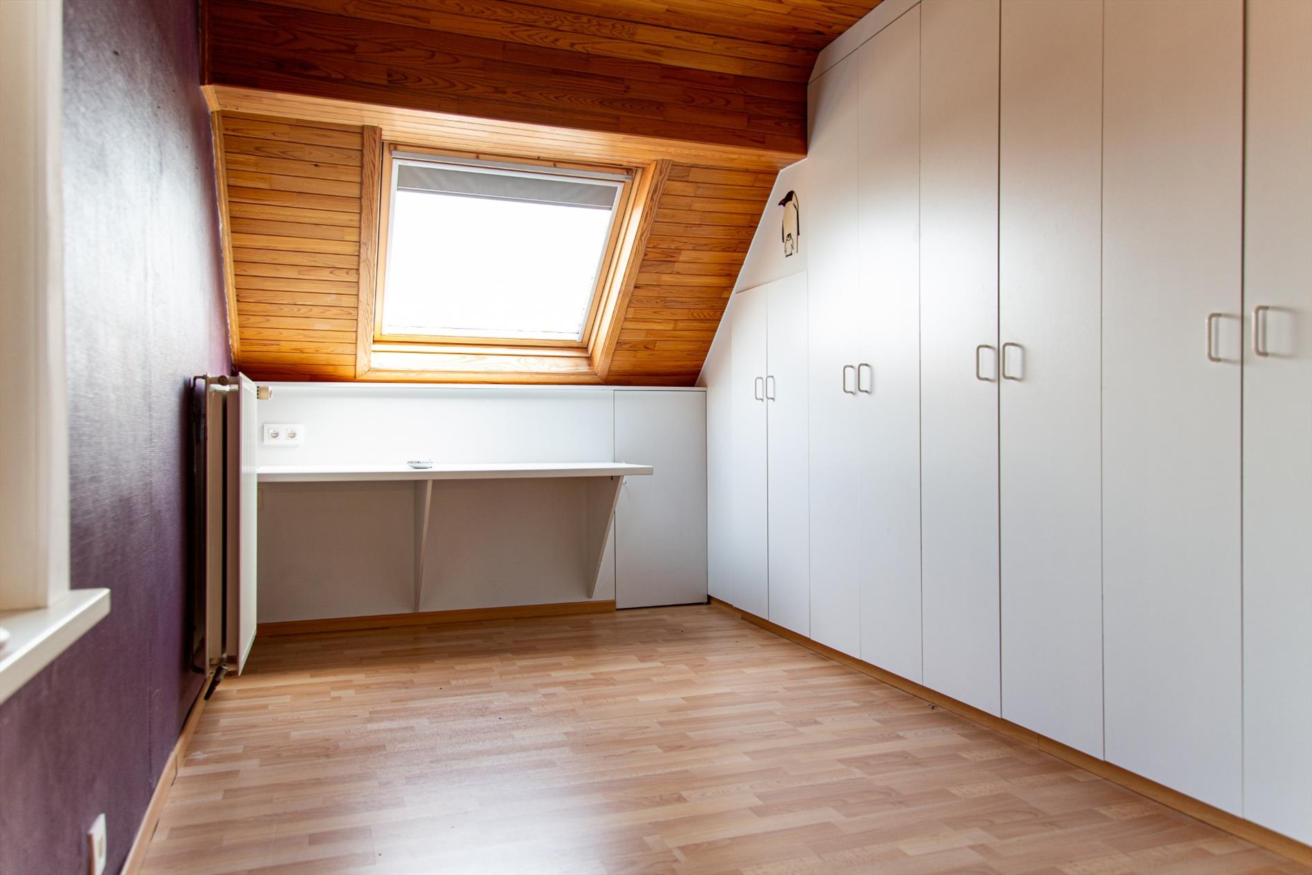 Halfopen bebouwing met 5 slpks te Eeklo 