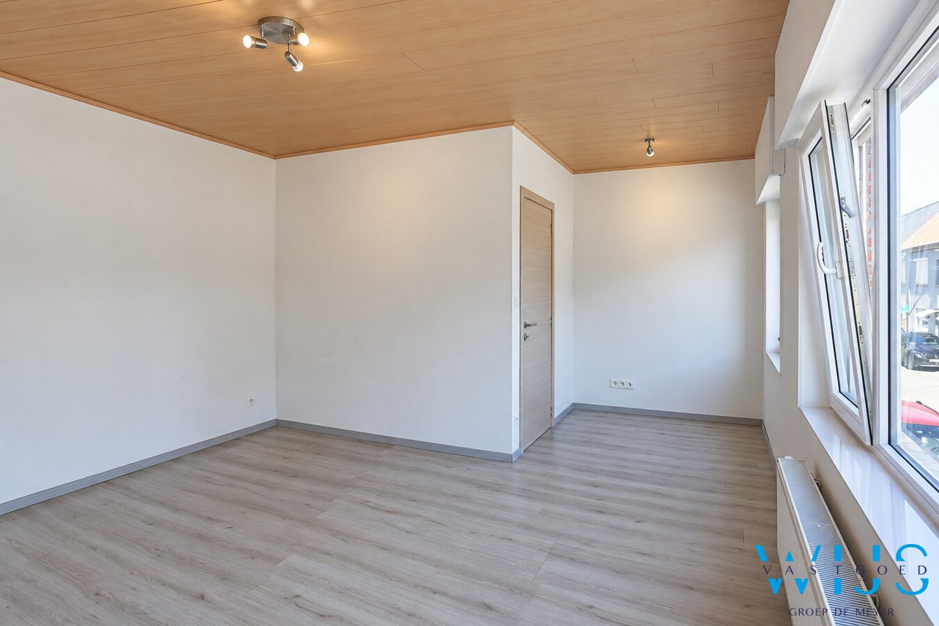 Gerenoveerde woning met diepe tuin en garage in Zelzate 