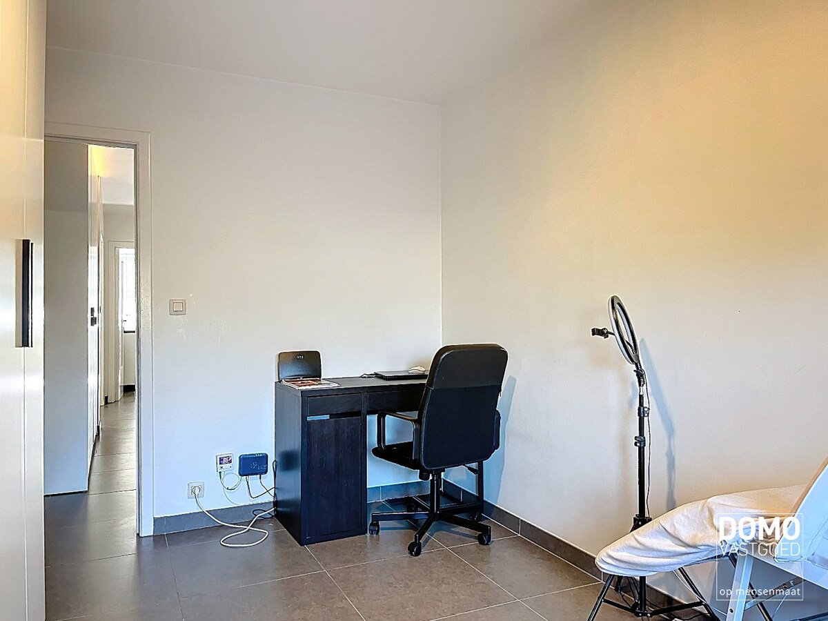 RUIM 2-SLAAPKAMERAPPARTEMENT MET TWEE TERRASSEN EN ENERGIELABEL B 