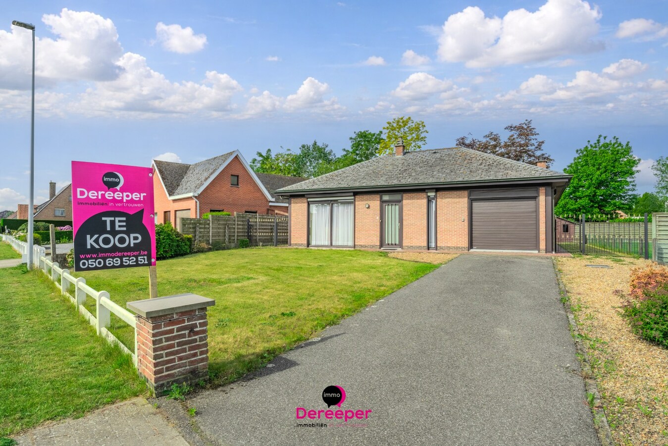 Te renoveren bungalow op ruim perceel van 678 m² 