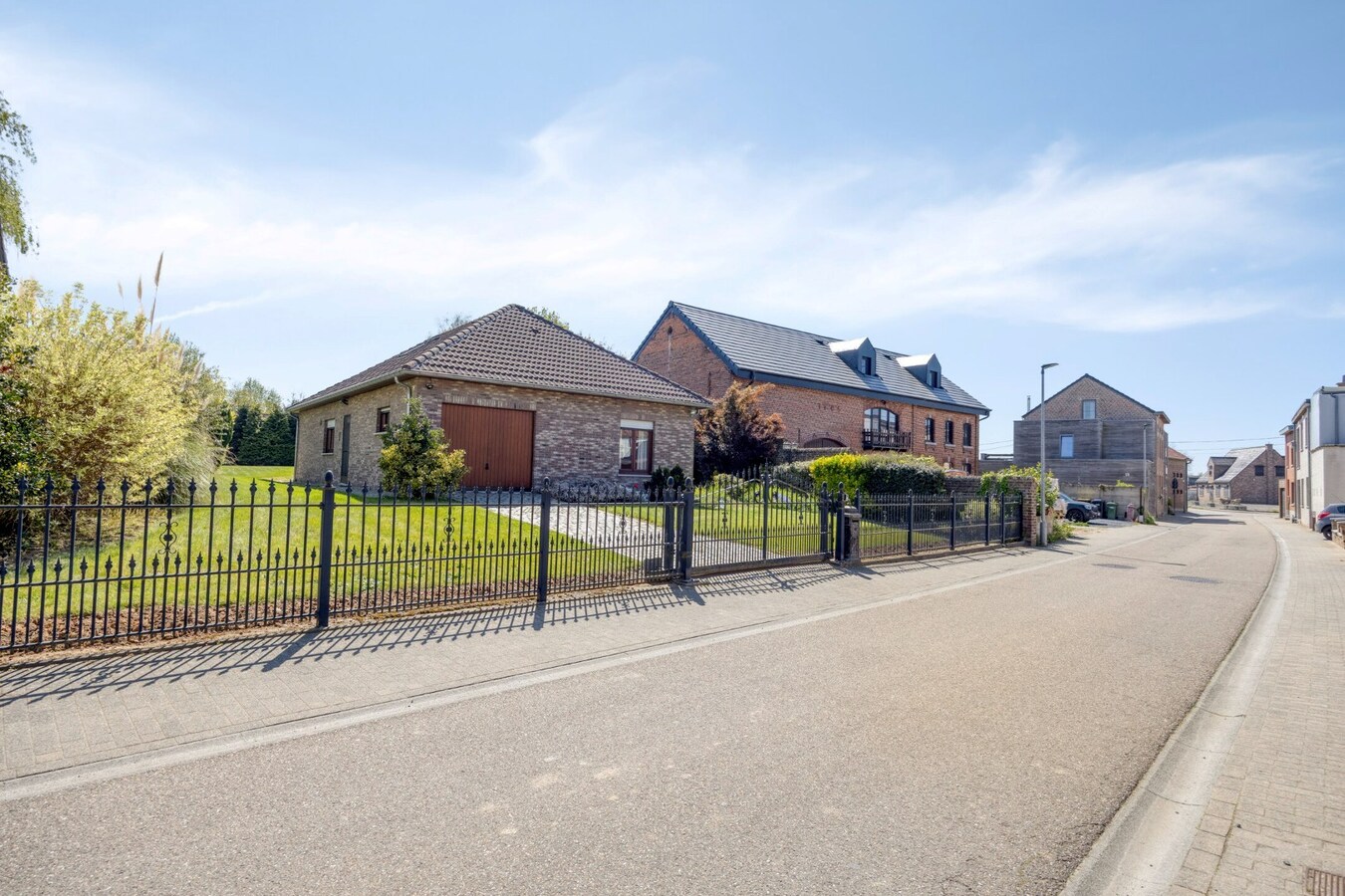 Instapklare bungalow met zuidtuin, garage en rust in Outgaarden 