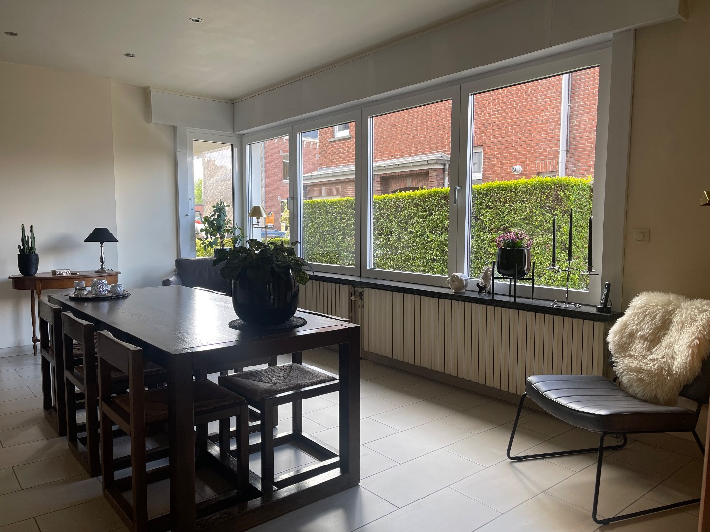 Halfopen ruime gezinswoning op 407m² 