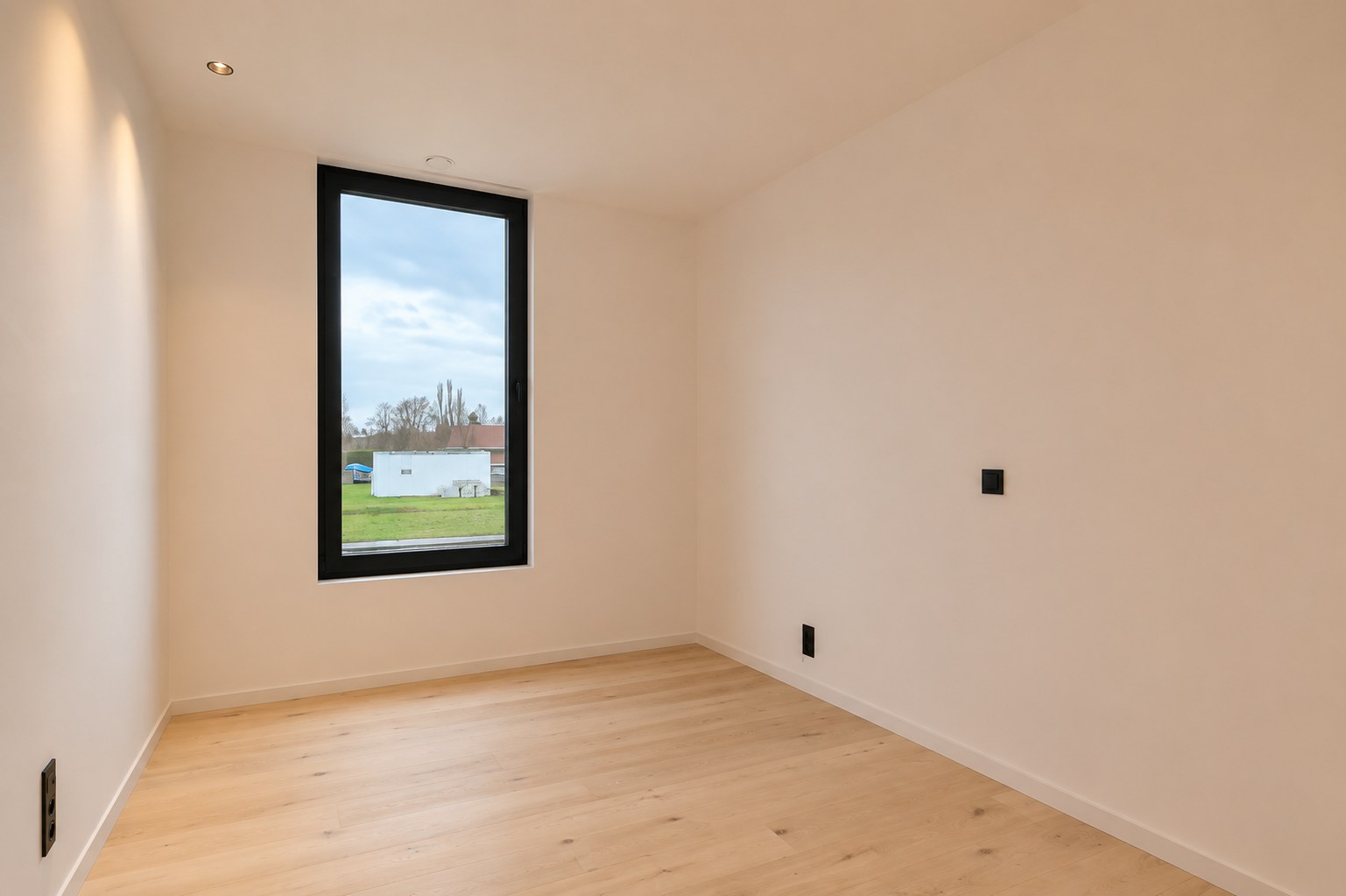Ruime afgewerkte nieuwbouwwoning met landelijk zicht! 