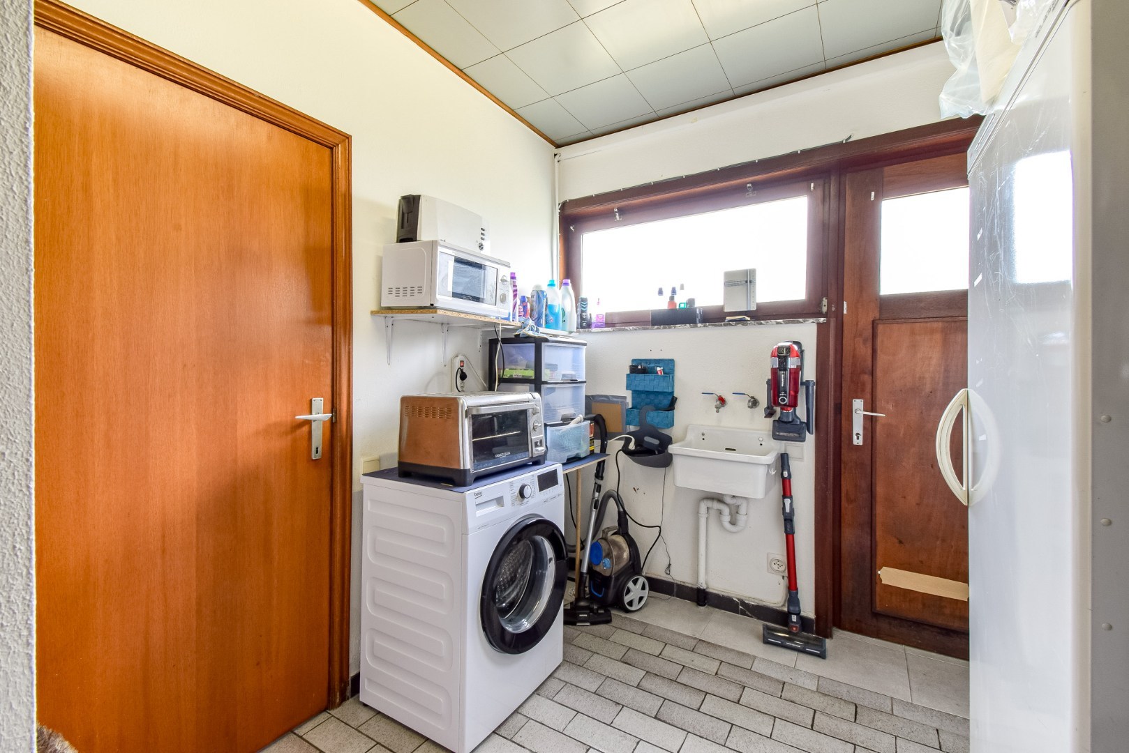 Ruime gezinswoning met grote tuin en 4 slaapkamers in  rustige woonwijk te Gistel 