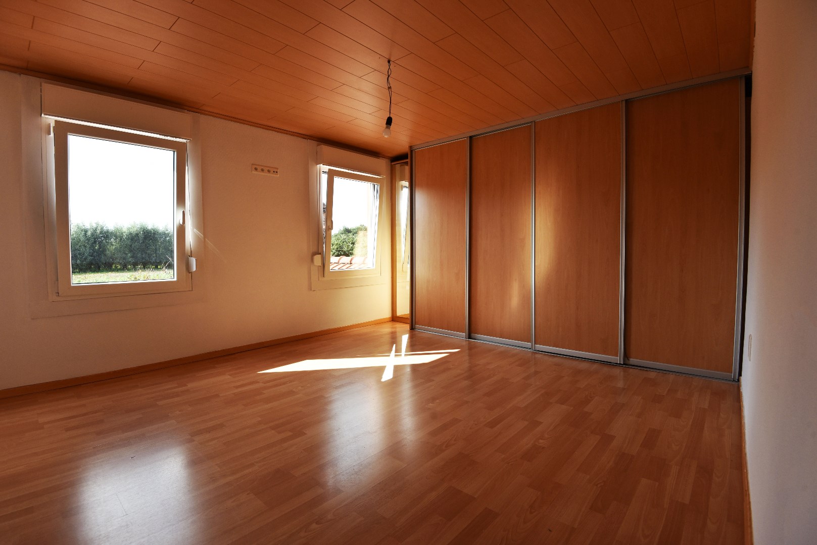 Charmante rijwoning met tuintje te centrum Eeklo 