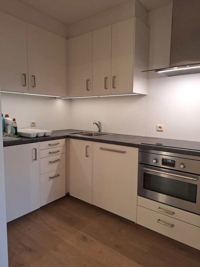 Instapklaar appartement met terras en autostandplaats in hartje Beringen 