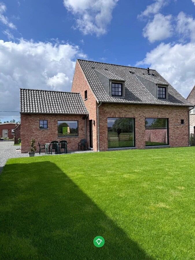 Alleenstaande nieuwbouwwoning te Aartrijke 