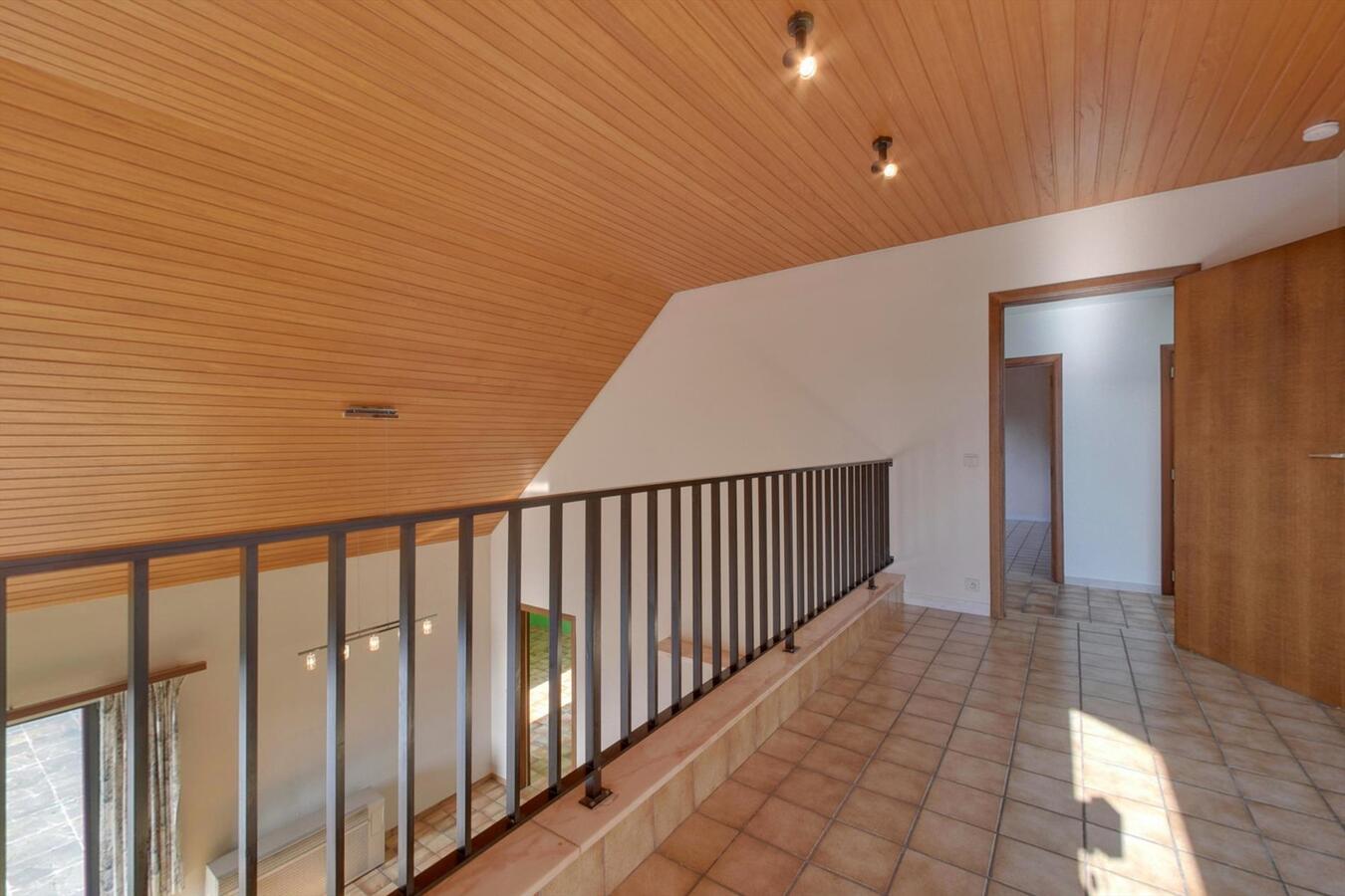 Rustig gelegen villa met garage 