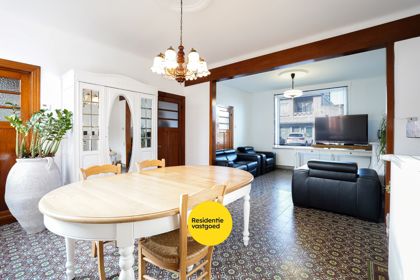 Zeer mooi onderhouden woning in het centrum van Aartrijke 