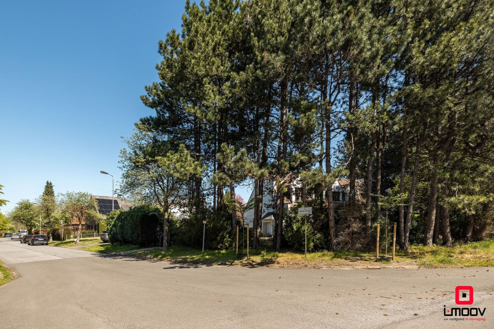 Karaktervolle villa met royale volumes op perceel van 1100m2 nabij de E40 