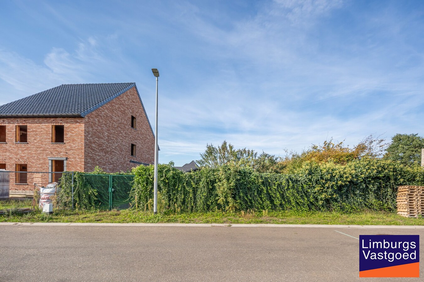 Grond in woongebied met landelijk karakter voor open bebouwing, 5a16 