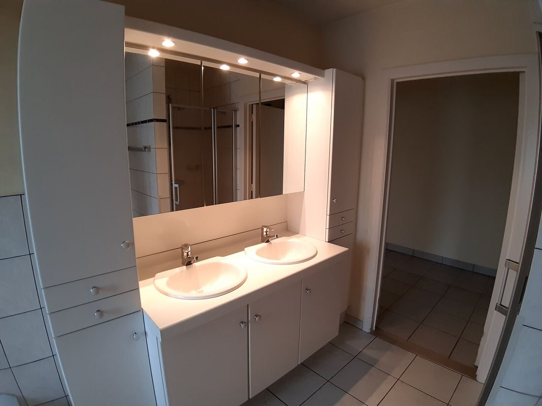 Ruim appartement op de 2de verdieping te Achel 