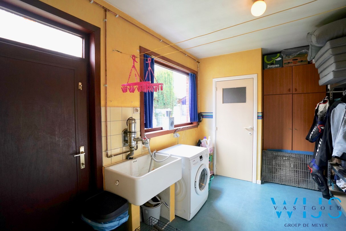 Toffe gezinswoning met garage in het CENTRUM VAN ERTVELDE ! 