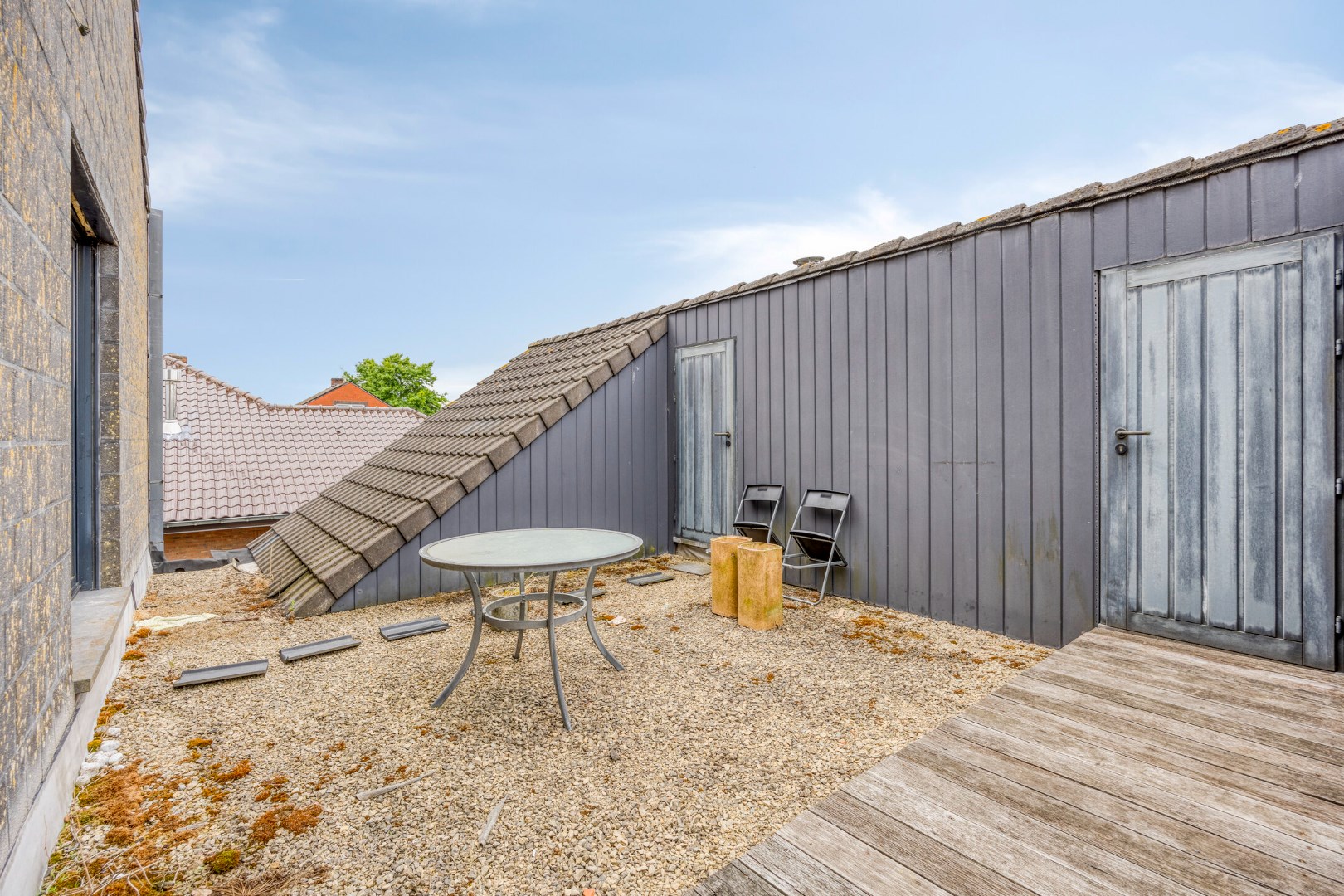 Villa met praktijkruimte op perceel van 1.817m² te Geel 