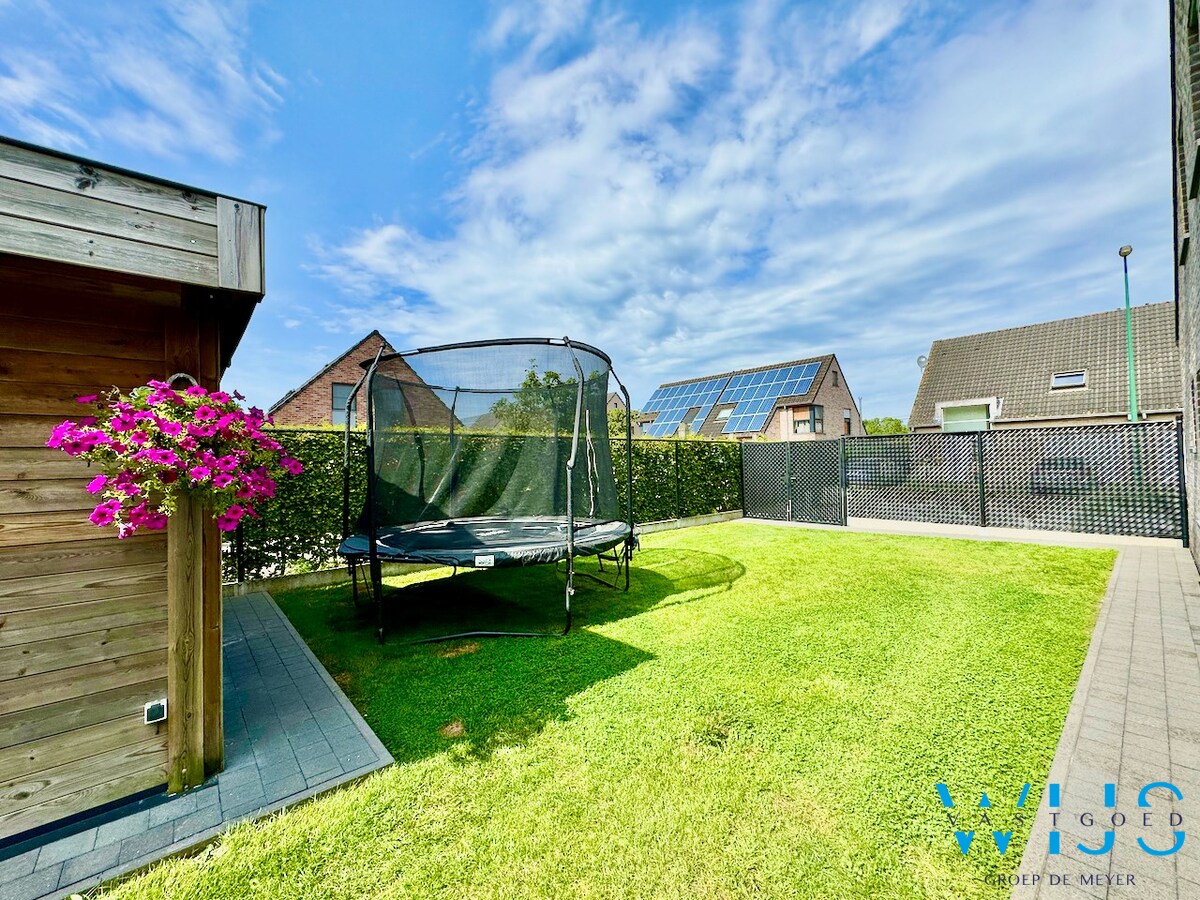 Prachtig woonhuis in een rustige woonwijk ! 