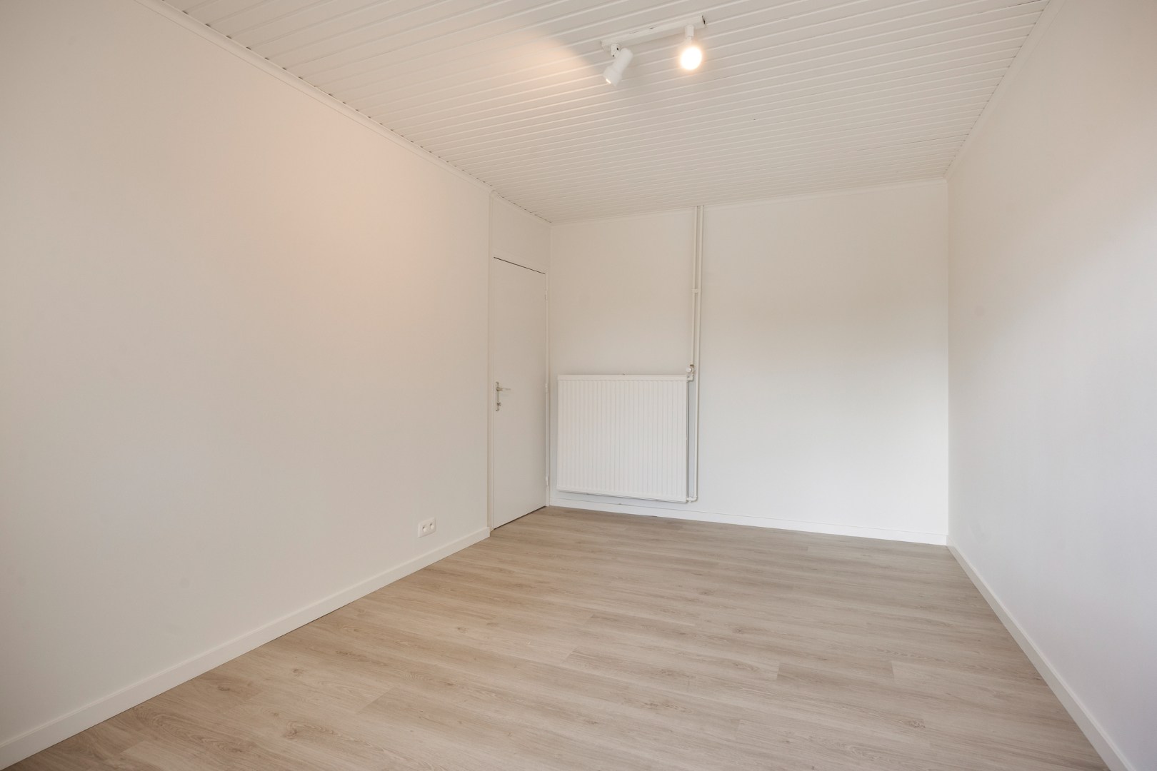 Instapklare gezinswoning met praktijkruimte 