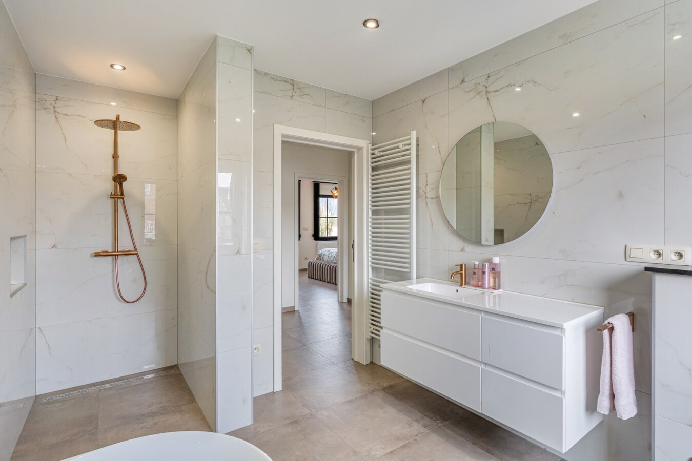 UNIEK VASTGOEDAANBOD! Kwaliteitsvolle pastorijwoning met duurzame technieken en uitzonderlijk wooncomfort 