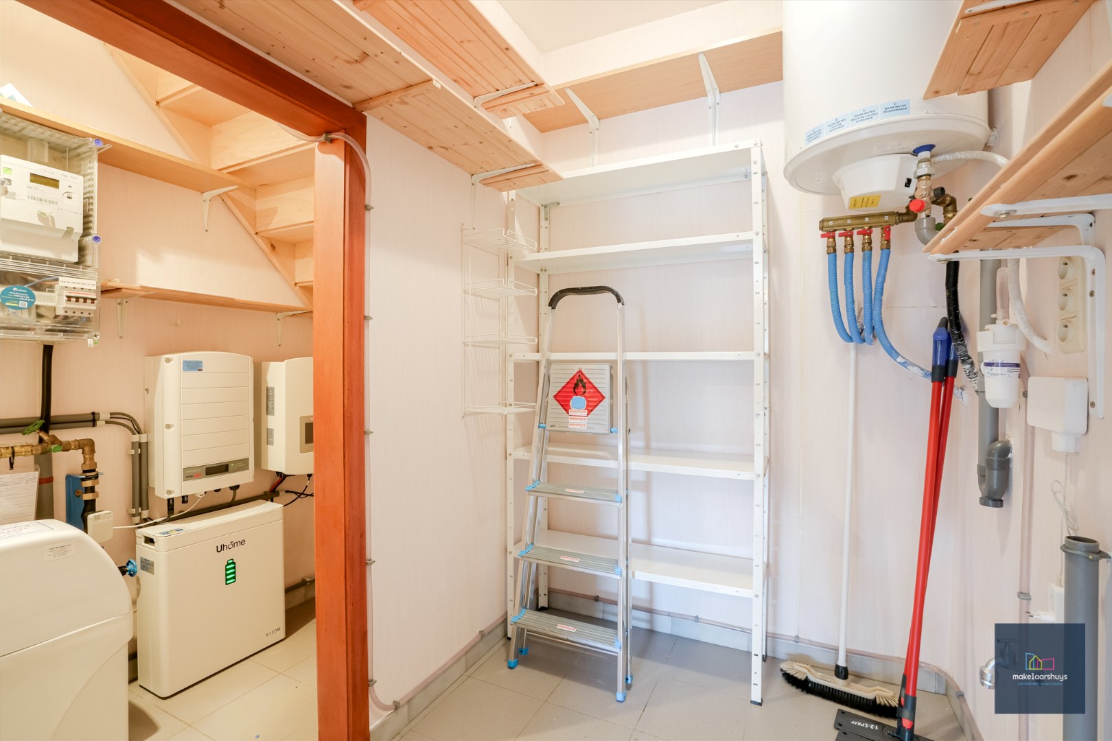 Verzorgde woning in rij met tuin en dubbele garage 