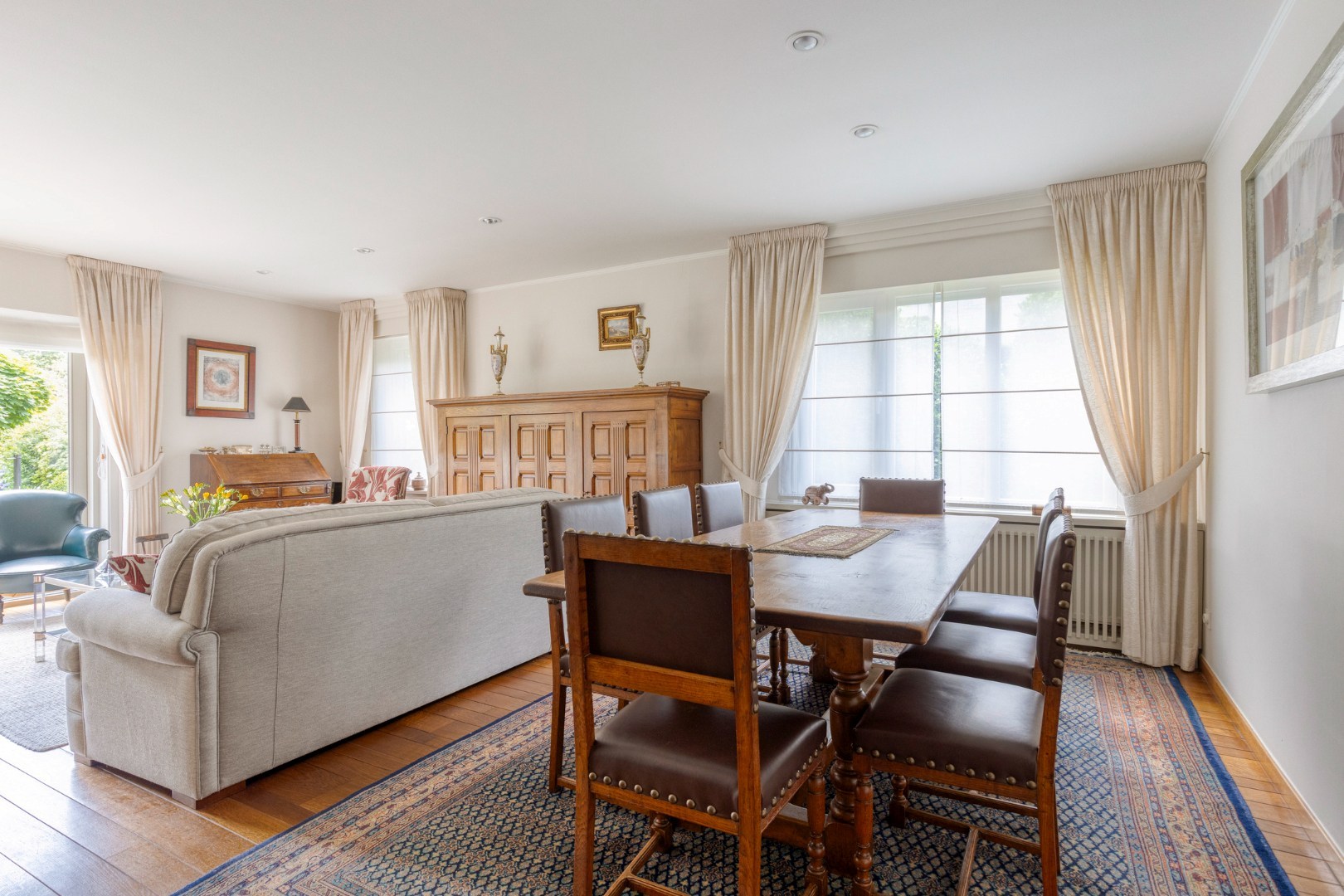 Statige woning met prachtige tuin op een unieke ligging in Geel-centrum 