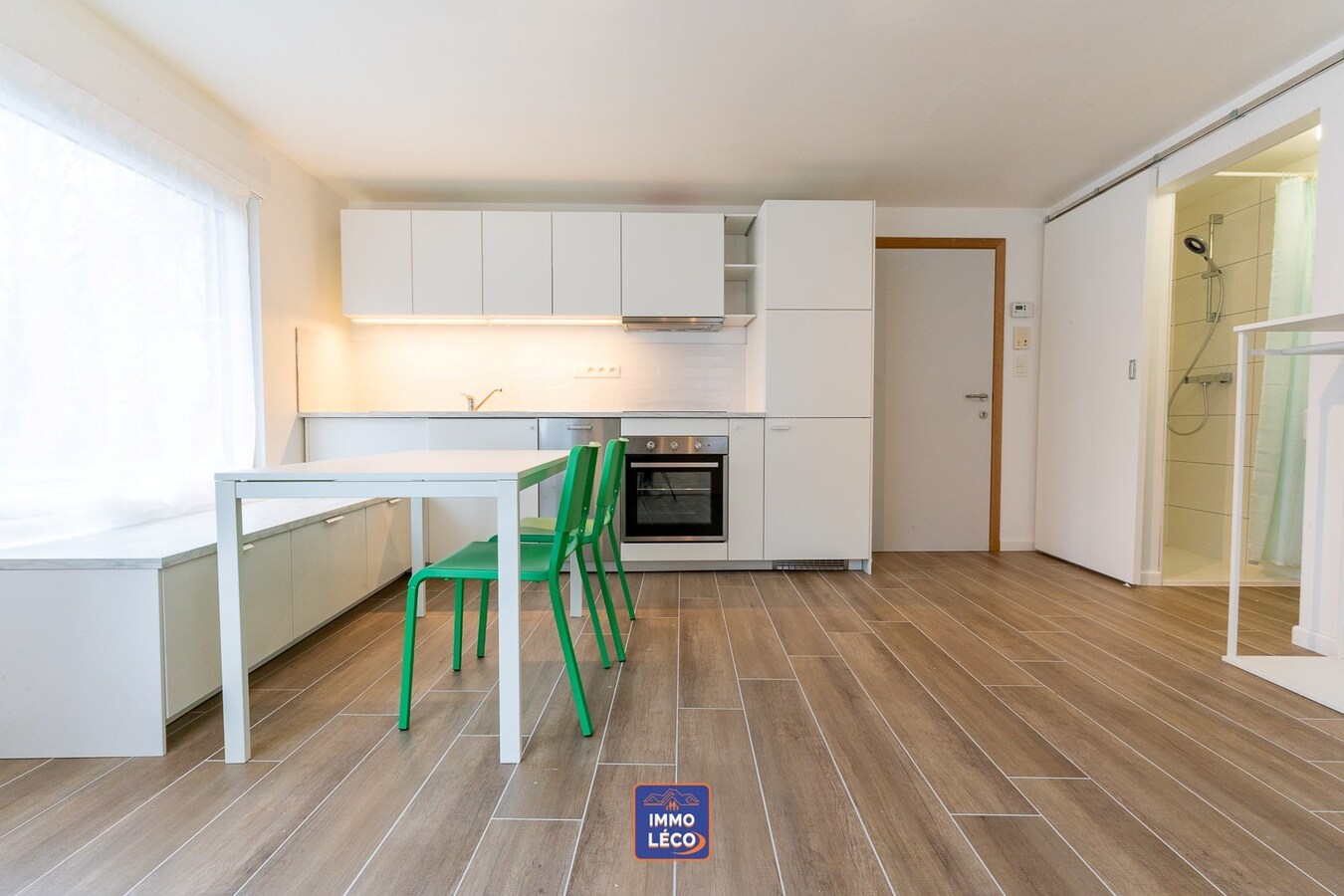 Studio rez-de-chaussée rénové tout récemment, en plein centre-ville ! 
